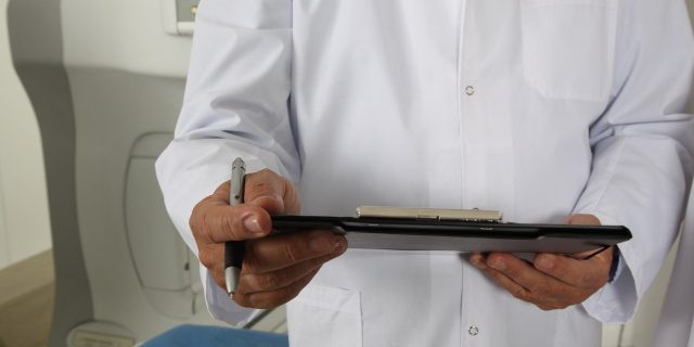doctor-tomograph-study-1228627 doctor, tomograph, study-1228627.jpg